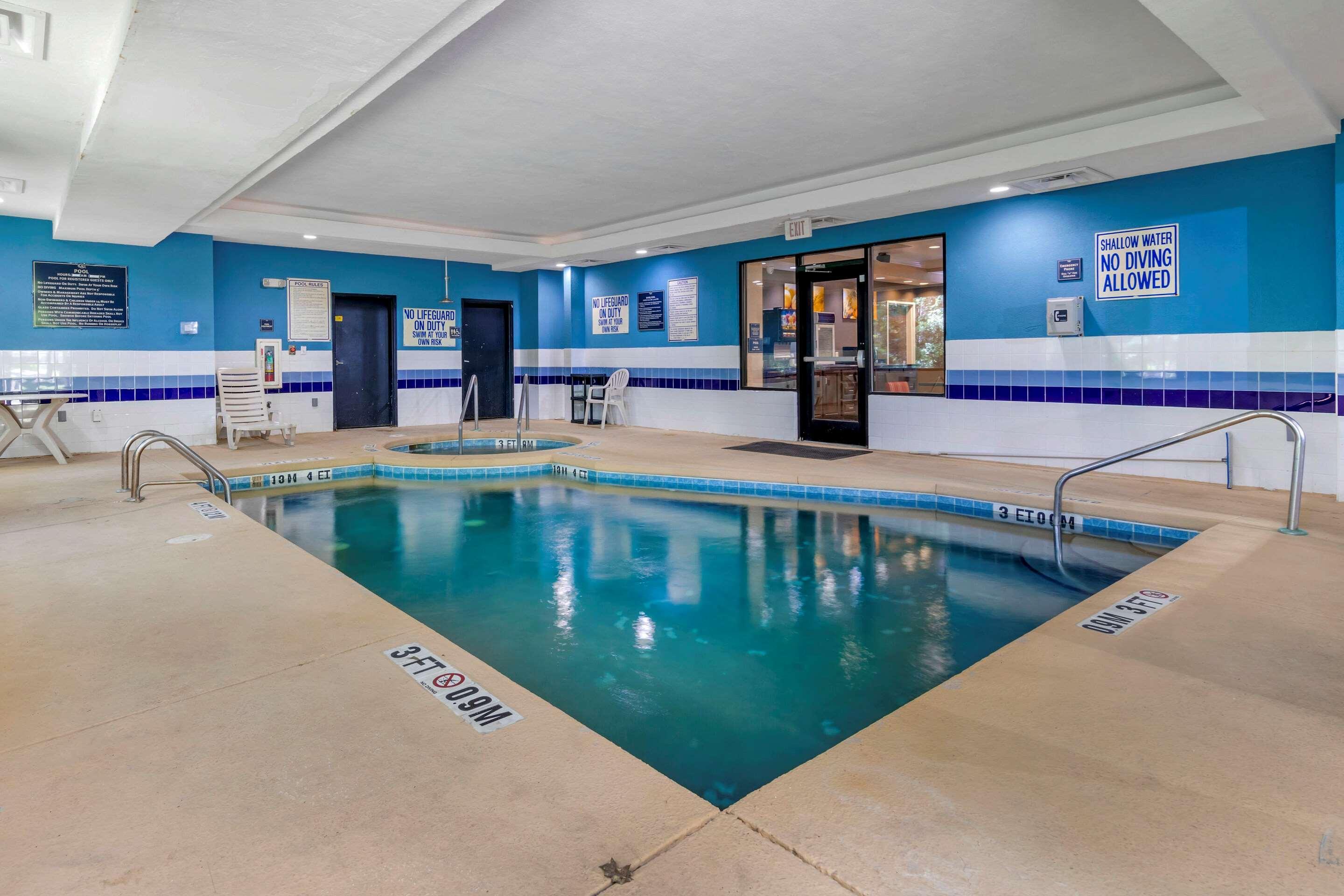 Comfort Suites Near Mcas Бофорт Экстерьер фото